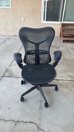 HERMAN MILLER