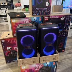 JBL >< Partybox 120 >< Portable Bluetooth Party Speaker, Wireless Mic, LED Light Show, JBL Pro Sound