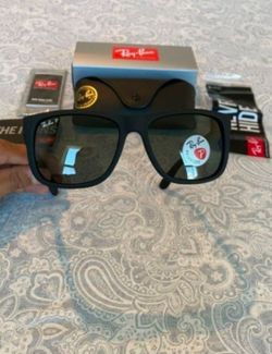 Rayban Sunglasses Model Justin 4165
Lentes Ray Ban matte black Polarized