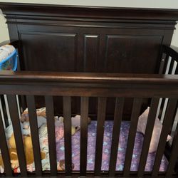 Baby Cache Crib/convertible Toddler Bed
