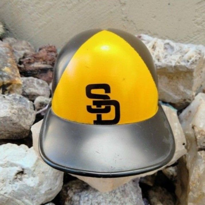 Padres Vintage Helmet Piggy Bank 1973 Baseball MLB collectable Rare Jack Murphy Stadium San Diego