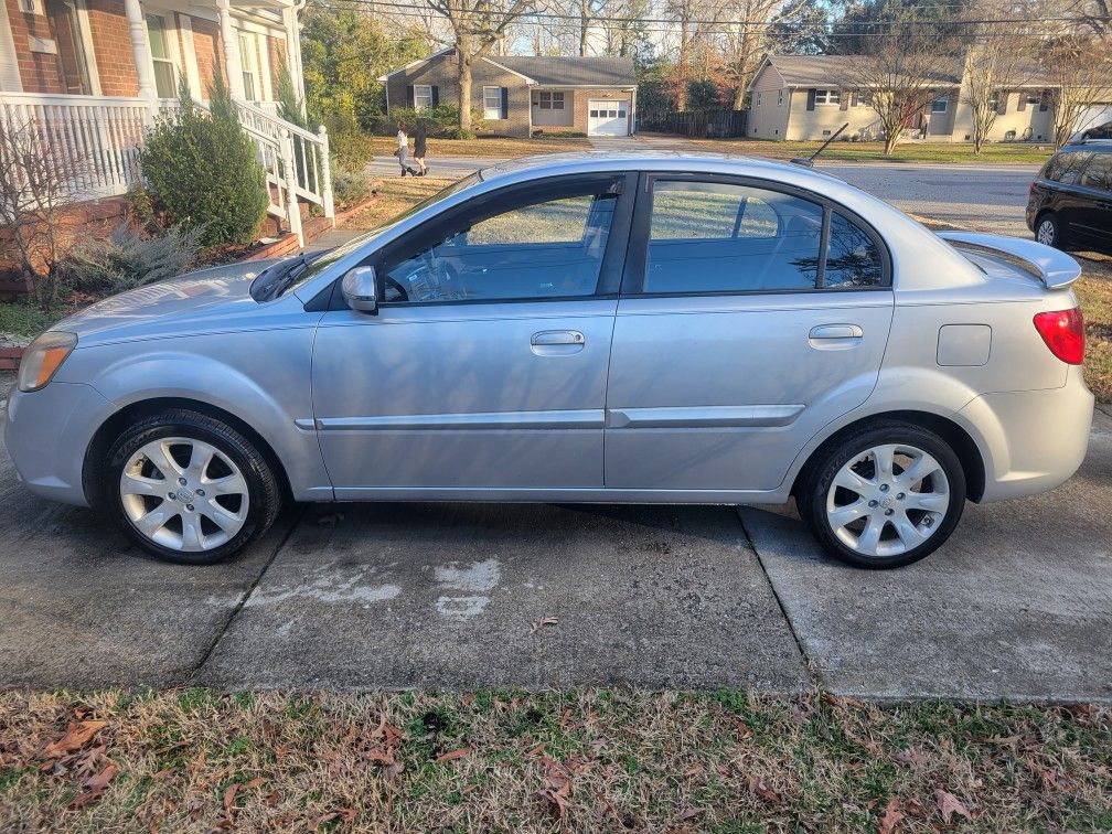 2010 Kia Rio 1.6L 4 cyl. Manual Transmission