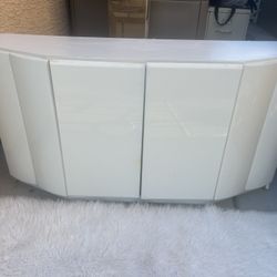 mueble p tv. madera frente fibra de vidrio