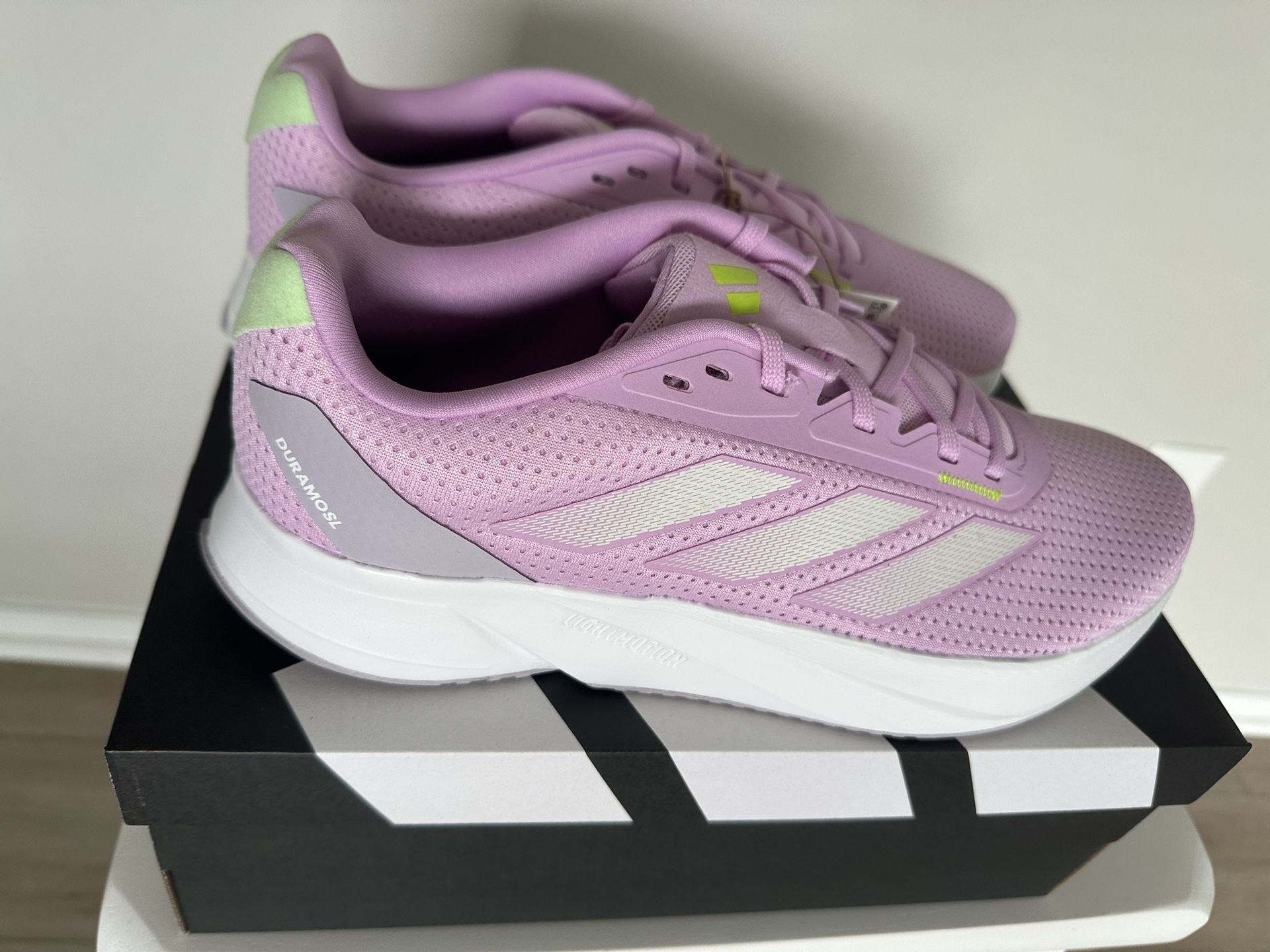 Adidas sneaker size 11