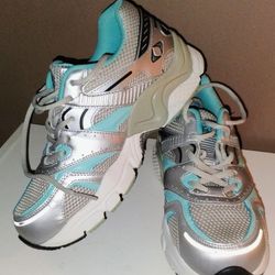 APEX XWIDE (2E) Women's 7 - NEW