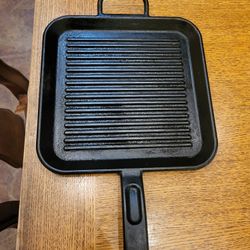 Lodge Cast Iron Griddle Skilet 12"