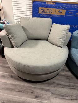 Circle couch brand new
