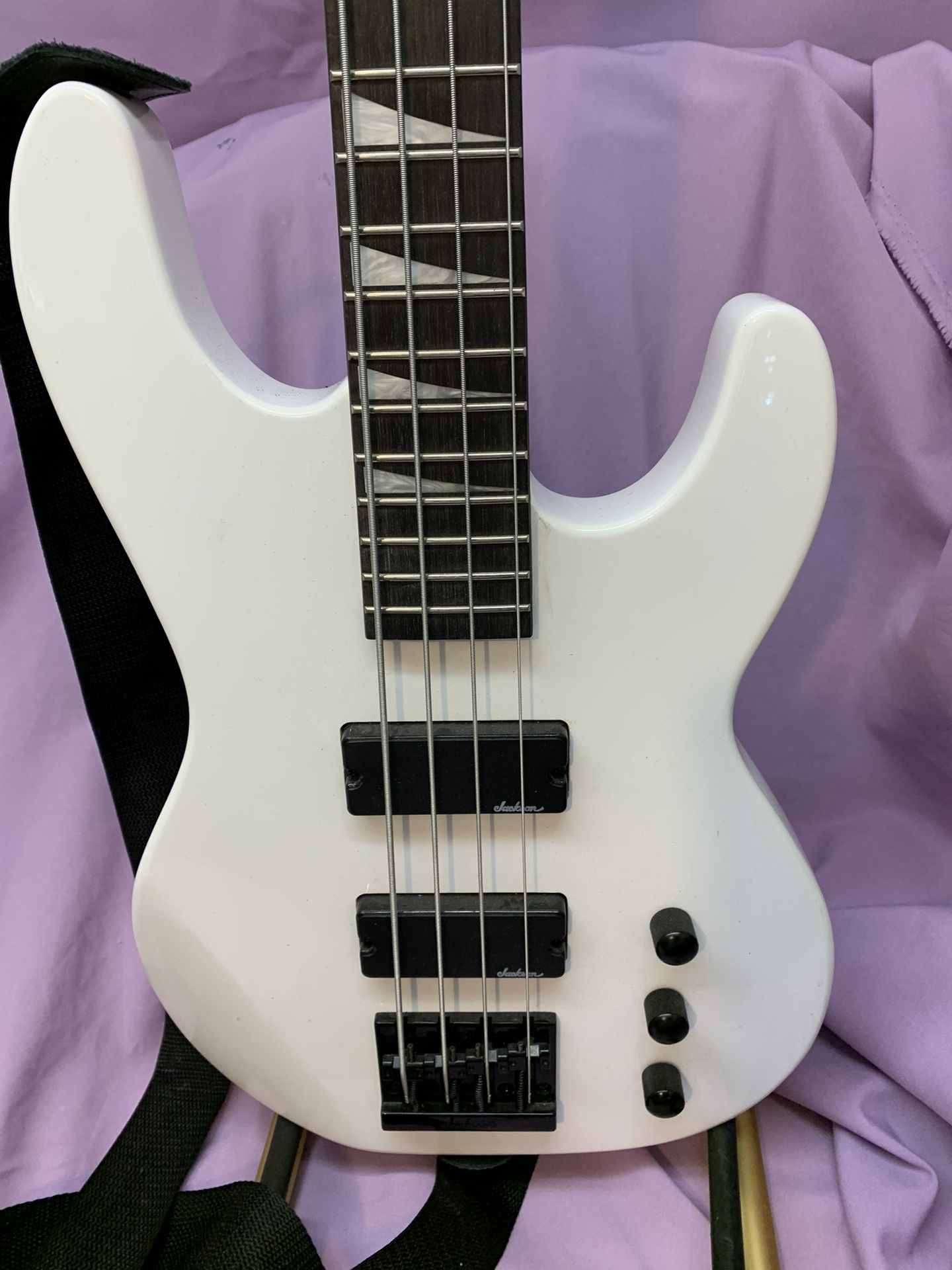 Jackson Concert Bass JS2 White Bass Guitar!