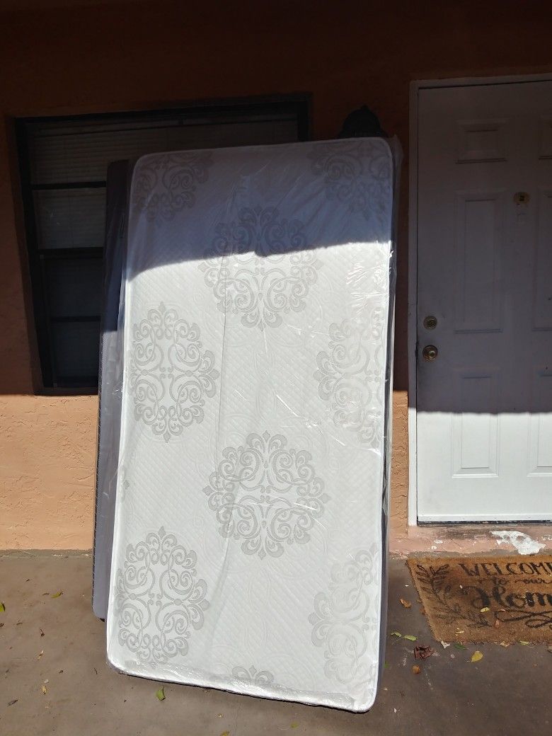 TWIN FULL QUEEN KING MATTRESS ⭐ ☎561*802*8654* CALL US All Brand New. WE HAVE ALL SIZE ..⭐TWIN ⭐ FULL ⭐ ⭐ QUEEN⭐ KING ⭐ We deliver everywhere Home & Garden