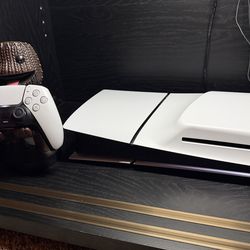 PS5 Slim Disc Edition – Controller Included – Excellent Condition