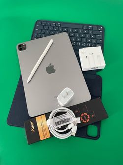128GB Apple IPad Pro 11” 4th Generation (2022 Model / M2 chip ) with Keyboard, pen & Accessories (256gb /512GB)