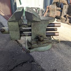 Vintage Athol 3 And 1/2-in Vise Swivel