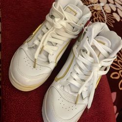 Tennis Shoes Size 7.5