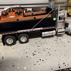 RC PETERBILT  DUMP TRUCK