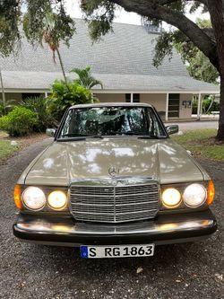 1985 Mercedes-Benz 300