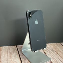 iPhone XS - Unlocked - 64GB