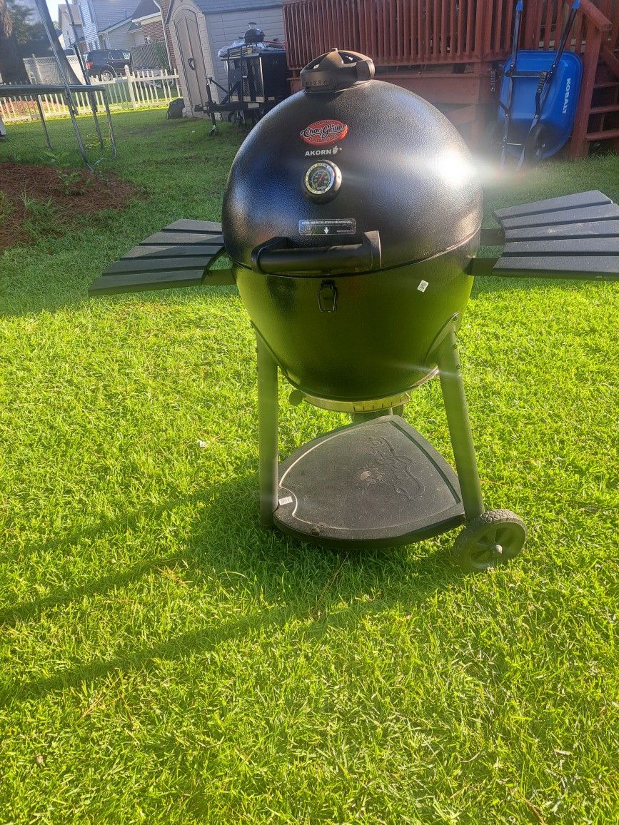 Char Griller Akron with cover