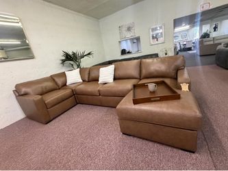 Radley 4 pc leather sectional with chaise