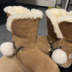 UGG Size 5