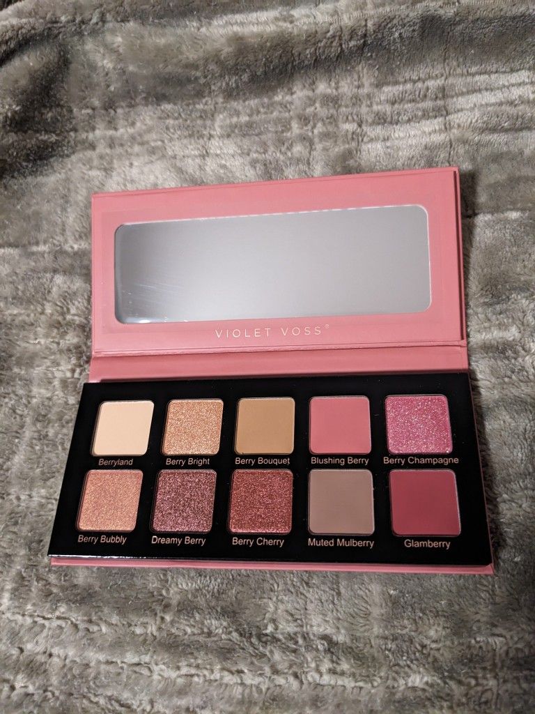Berries N Cream Dreams Velvety Eye Shadows