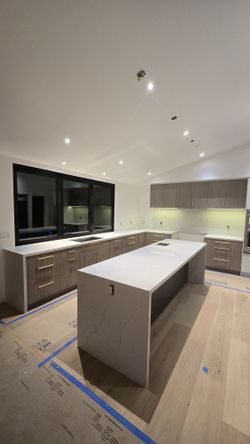 Countertop Installation & Slab Fabrication 