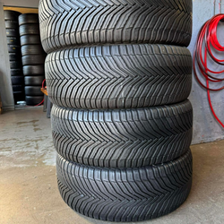 245-50R19 Michelin tires usadas en perfecta condición 80%life