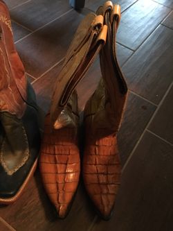 Botas en venta y zapatos