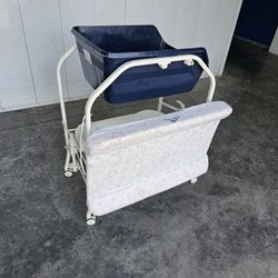 Folding  Kinbor  Diaber changing  table portable   Good Condition 