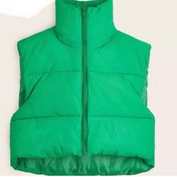 Green cropped puffer vest