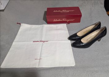 Vintage Salvatore Ferragamo Black Patent Leather Heels Size 8.5 With Box And Dust Bag