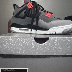 Air Jordan 4 Retro 