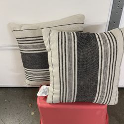 Throw Pillows 
