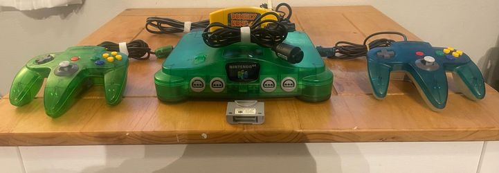 Nintendo 64 Jungle Green Funtastic Console with Donkey Kong 64 and 2 Controllers