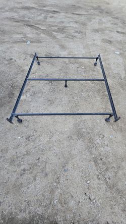 Queen size Metal Bed Frame with Wheels