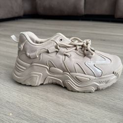 Shoes She In
