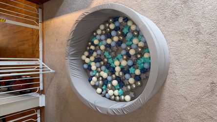 Kids Foam Ball Pit with Balls