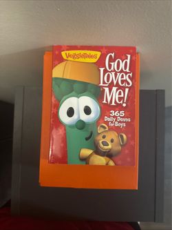 VeggieTales God Loves Me 365 Daily Devos for Boys