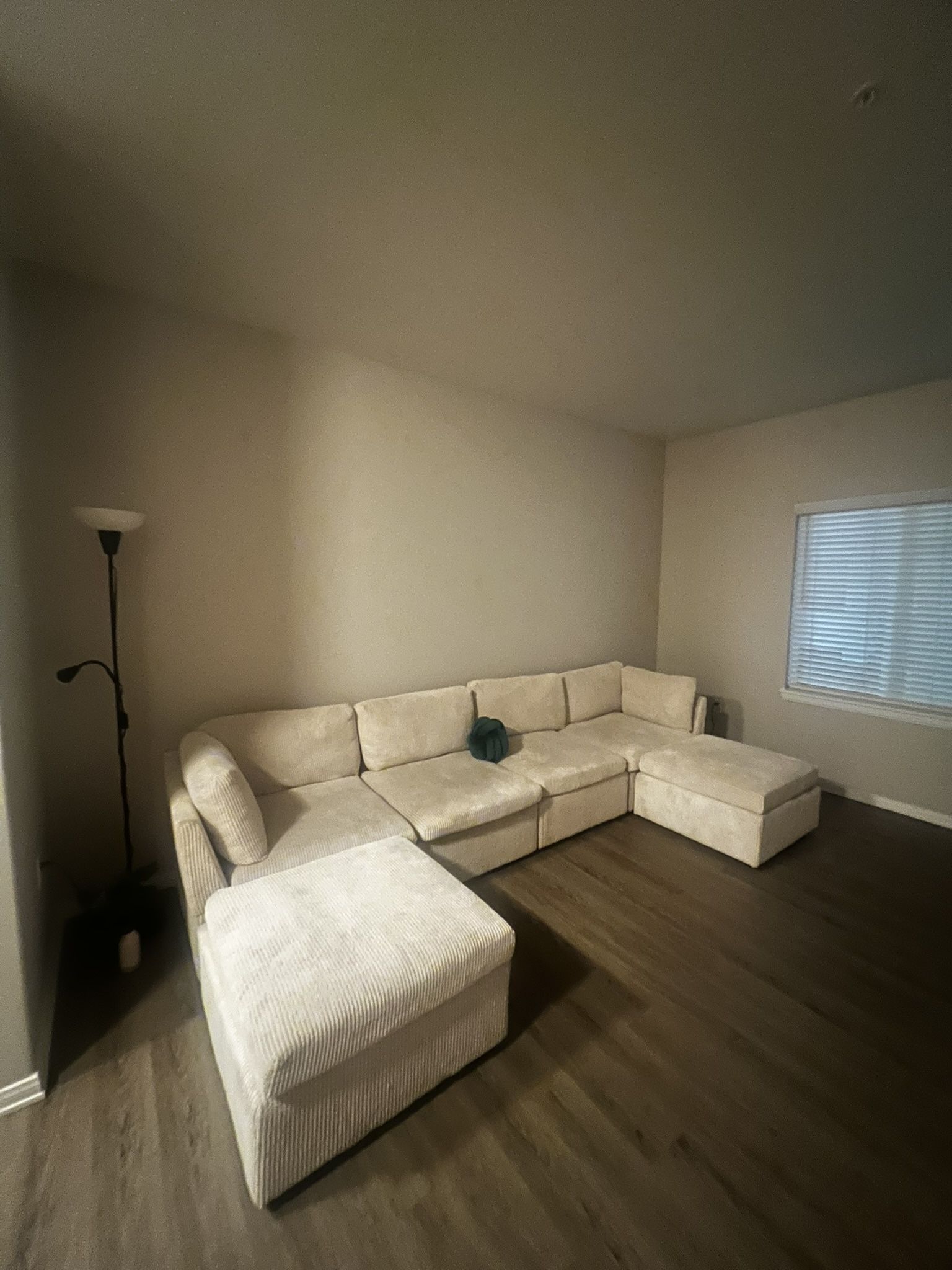Tan 6-piece Sectional Couch