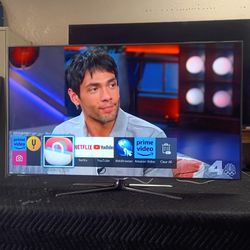 55 Inch Samsung Smart Beautiful Tv Comes With Remote Control Shows Great Picture Works Perfect Guaranteed 