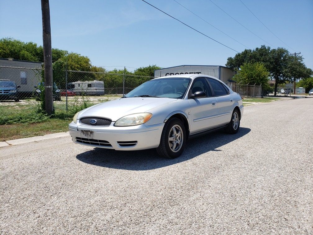 2004 FORD TAURUS