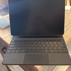iPad Pro 128G  12.9 Inch 4th Gen  With Magic Keyboard Case 