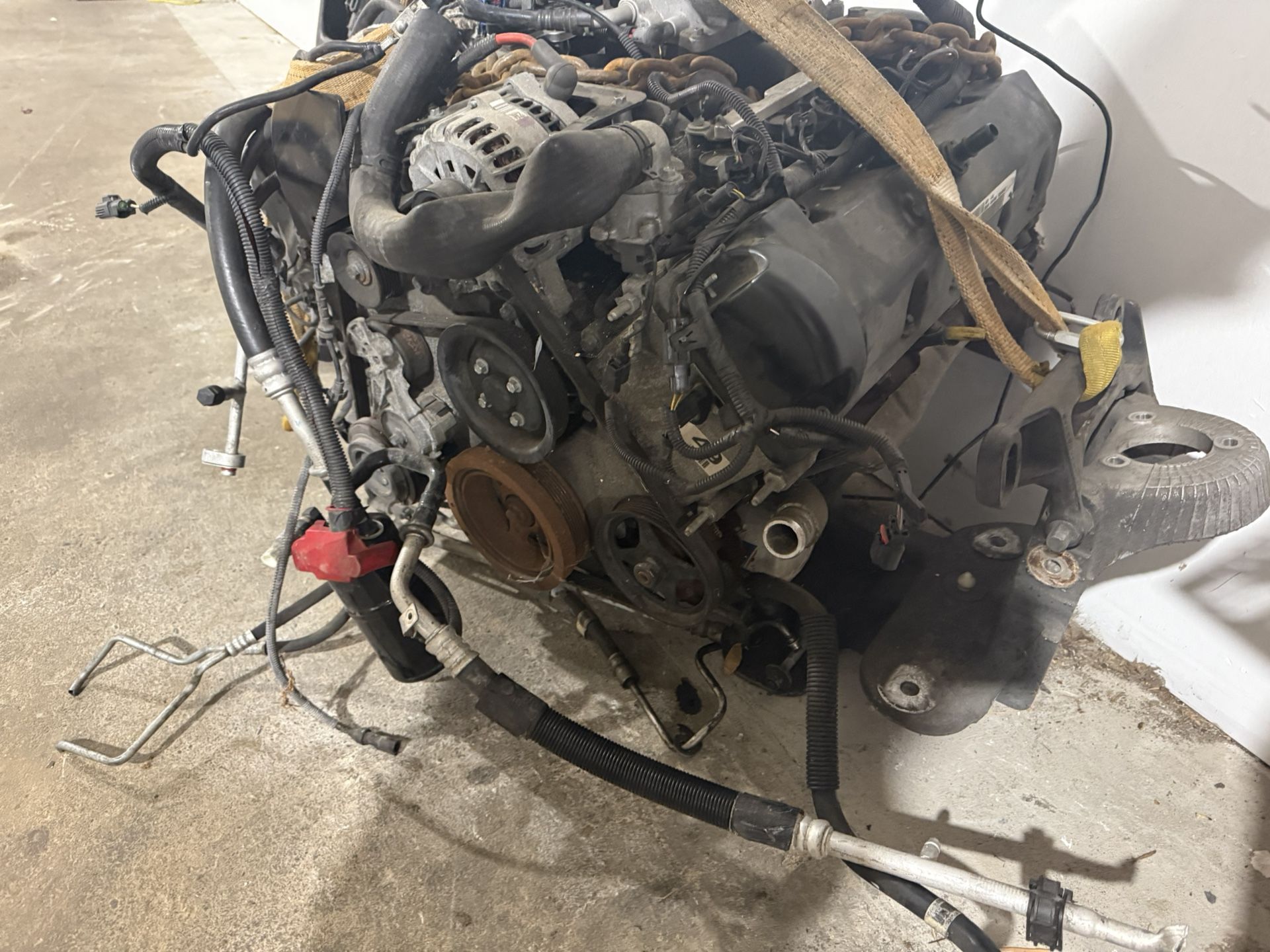 4.6 Liter Lincoln V8 - Ford - 44k Miles 