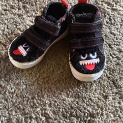 Size 3c Red Black White 