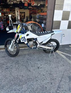 2019 Husqvarna 450 Dirt Bike