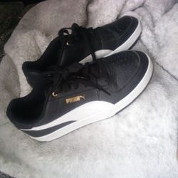 Men's Puma Size 10