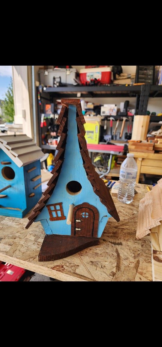 beautiful birdhouse in beautiful colors, make your bird happy