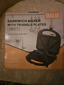 Sandwich maker with triangle plates