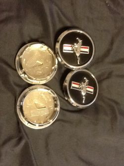 FORD MUSTANG CAPS
