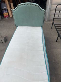 Twin bed