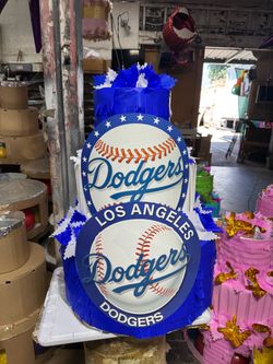 Dodgers pastel piñata